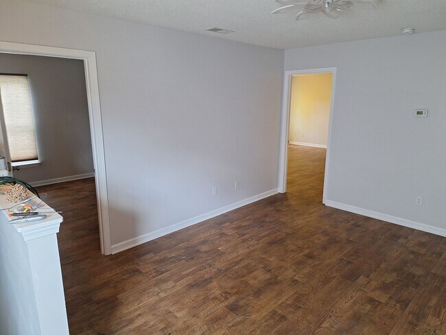 Building Photo - Wonderful Four Bedroom Home Located in Nor...