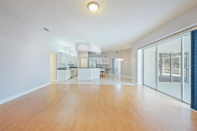Building Photo - 918 Academy Dr