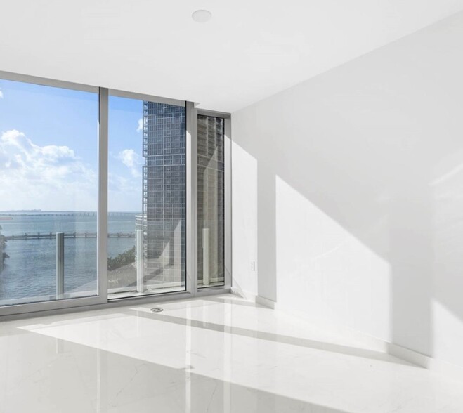 Building Photo - 300 Biscayne Boulevard Way