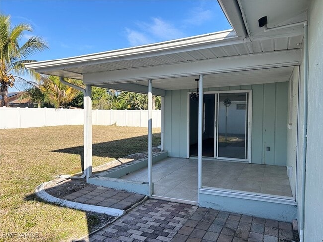 Building Photo - 1428 SE 20th Ave