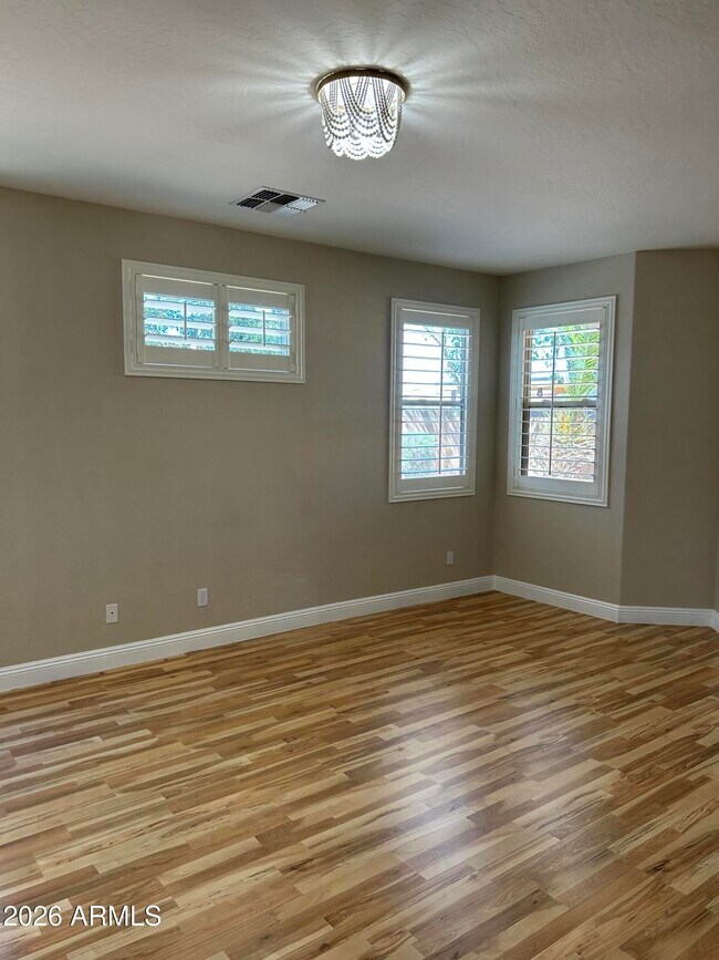 Building Photo - 7024 S Claiborne Ave