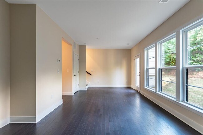 Building Photo - 883 Stone Crest Rd NE