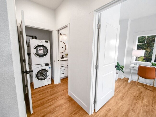 Building Photo - b2082