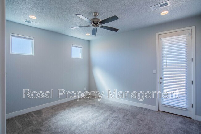 Building Photo - 933 Northern Blvd NE