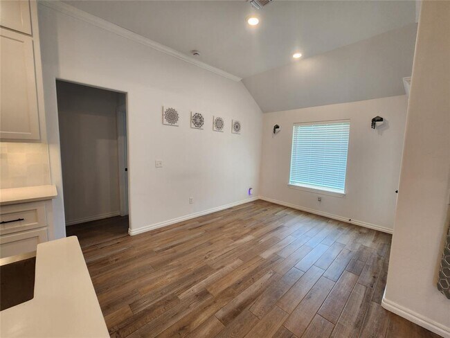 Building Photo - 16013 Dahlia Rd