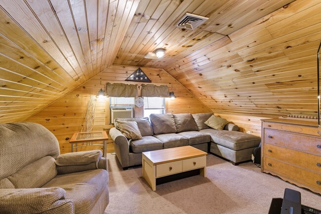 Building Photo - 40 Cottage Park Rd