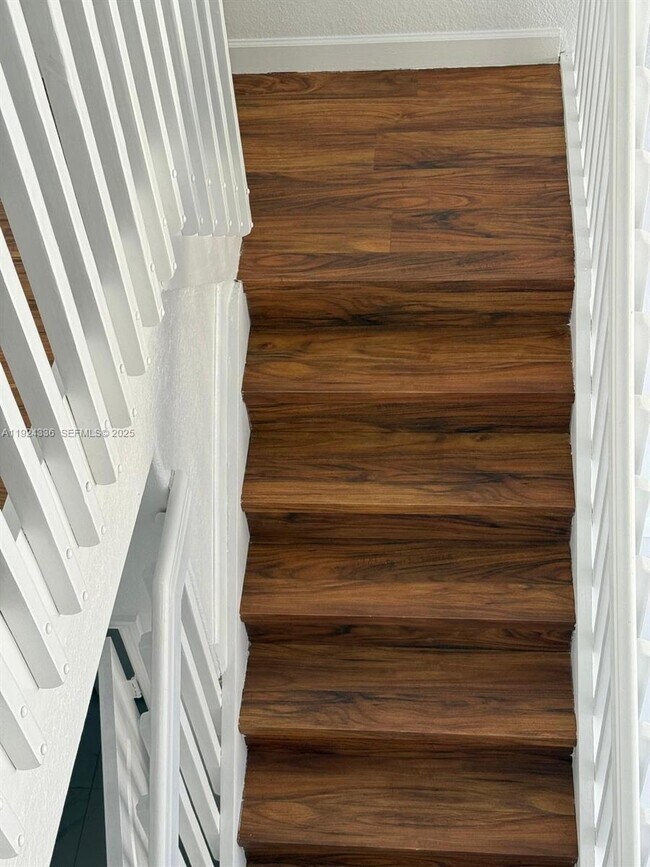 Building Photo - 5543 NW 112th Pl