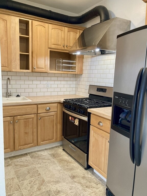 Building Photo - 49 Linden St