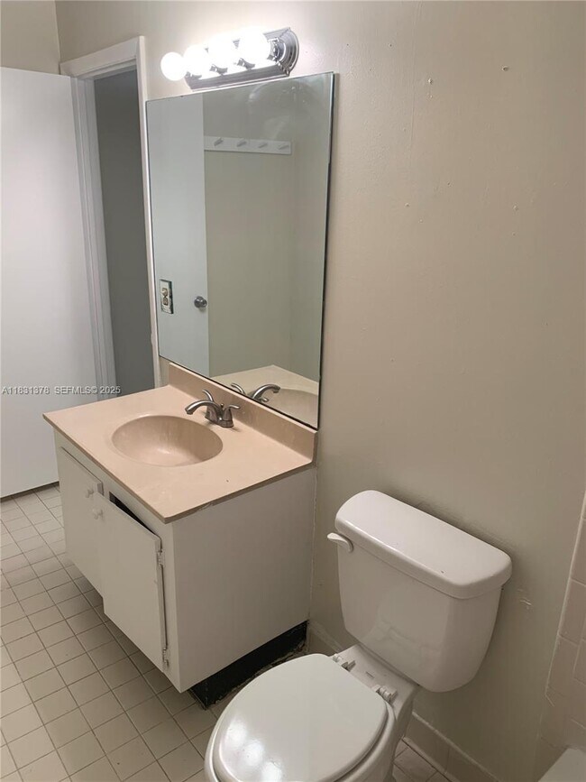 Building Photo - 1314 White Pine Dr