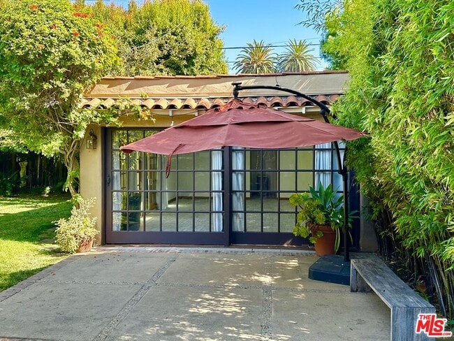 Building Photo - 2012 Manning Ave