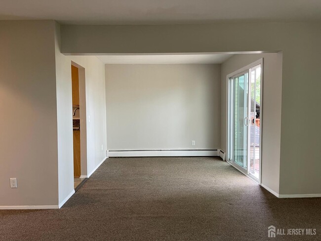 Building Photo - 1 Lake Ave