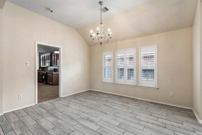 Building Photo - 17515 Burkhart Ridge Dr