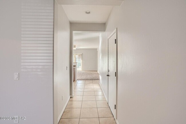 Building Photo - 8253 W Razorbill Dr