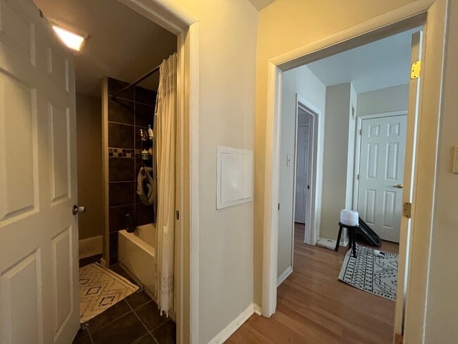 Building Photo - 5202 Dresden Wy