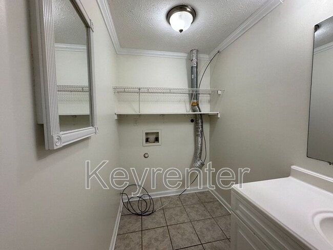 Building Photo - 379-377-A Robertsville Rd