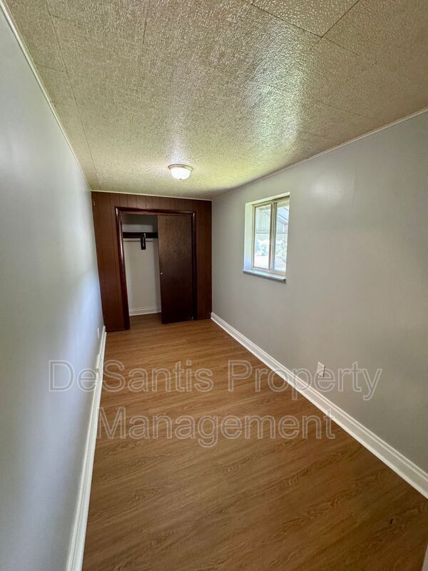 Building Photo - 227 5th Ave