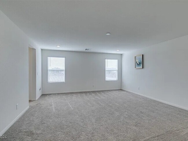 Building Photo - 6985 Solano Cyn Ave