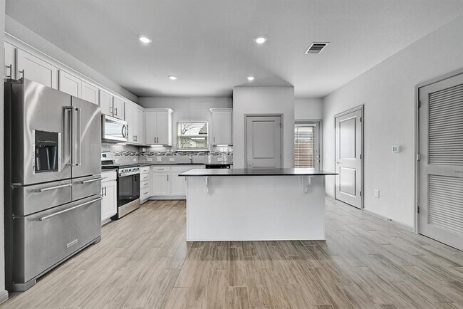 Building Photo - 5513 Charles Merle Dr.