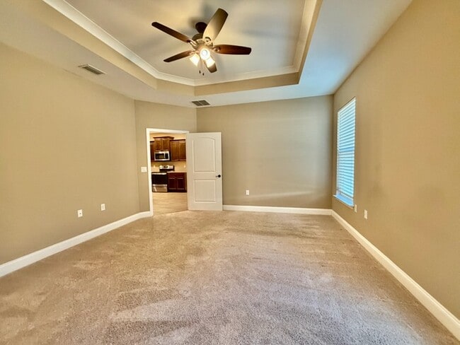 Building Photo - 131 Fetting Ave