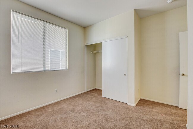 Building Photo - 9890 Ridgehaven Ave
