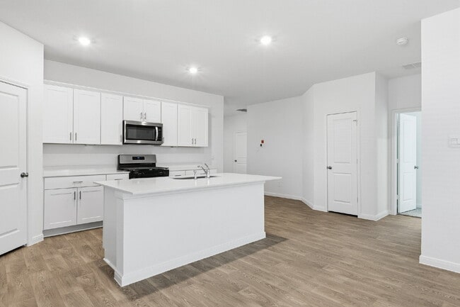 Building Photo - New Home Ready for September Move-In!