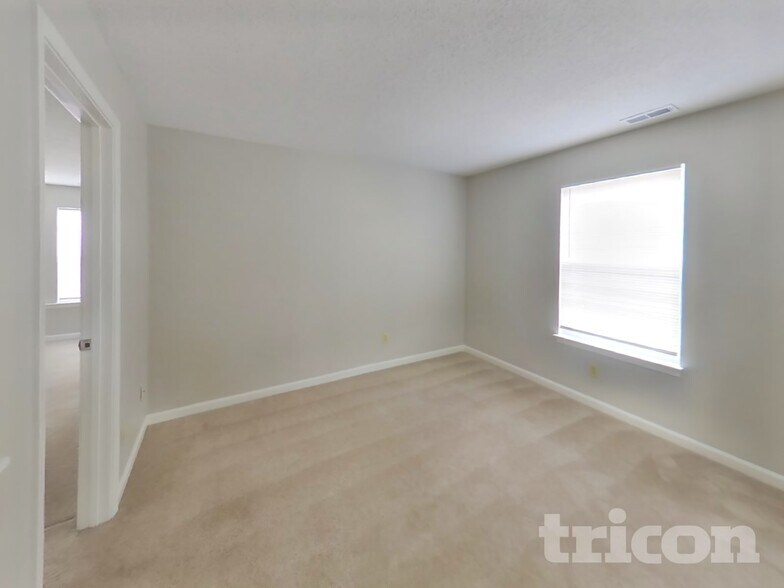 Building Photo - 1296 Edgewater Dr