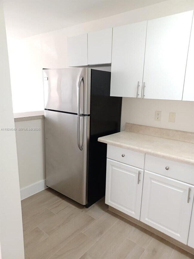 Building Photo - 2134 Cleveland St