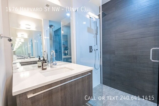 Building Photo - 1476 Harvard St NW