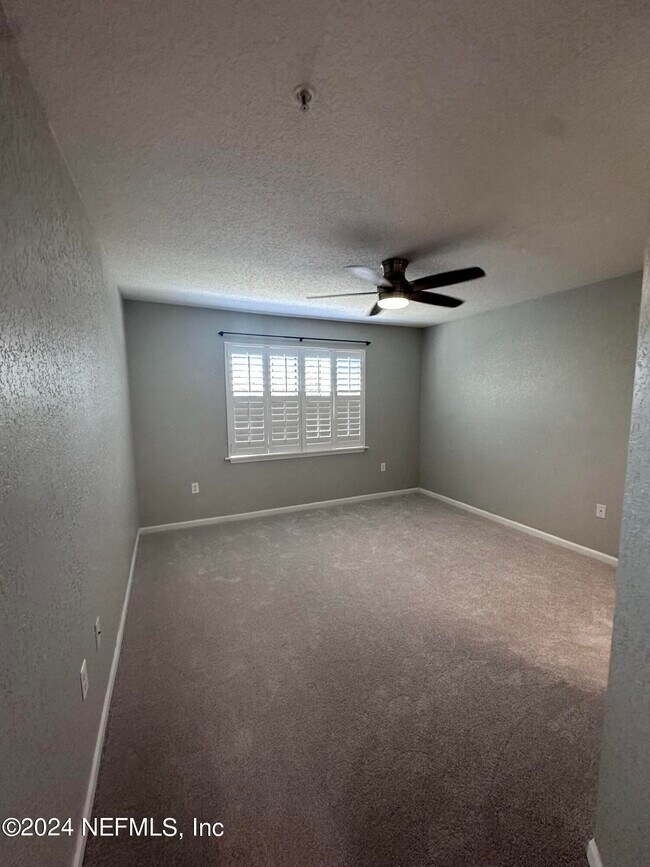 Building Photo - 400 Timberwalk Ct