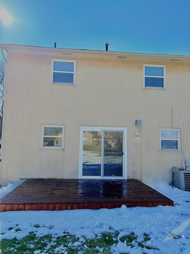 Building Photo - 2232 Pinion Pl