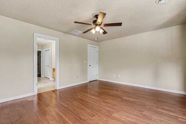 Building Photo - 18327 Buckeye Pl