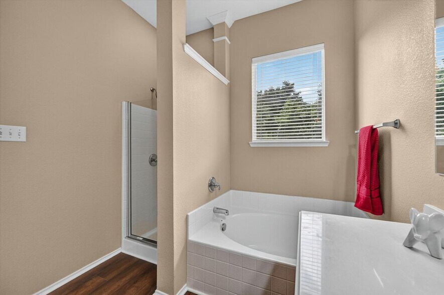 Building Photo - 2510 Sedona St
