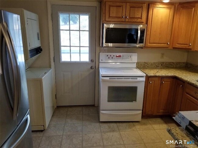 Building Photo - 36 Woodcrest Dr