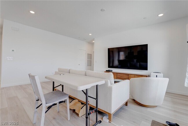 Building Photo - 904 Kings Clf Ln