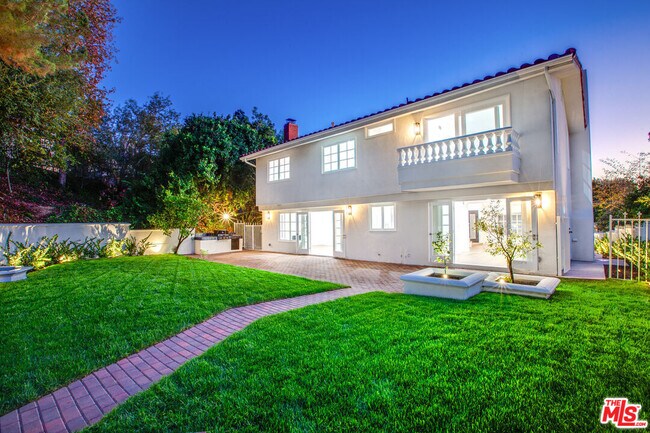 Building Photo - 10221 Briarwood Dr