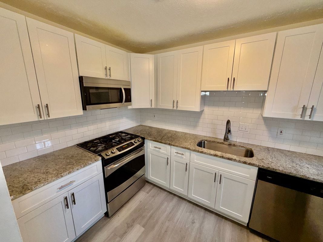 Building Photo - 2082 Lenoa Ln