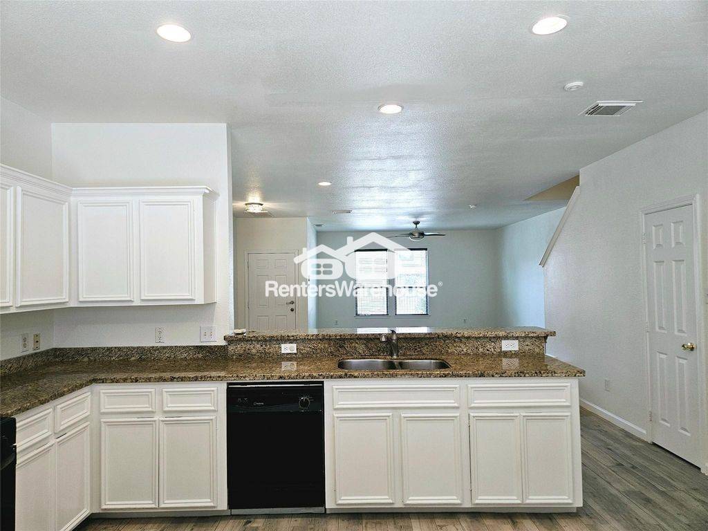 Building Photo - 8039 Ellinger Ln
