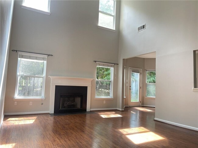 Building Photo - 385 Blackwood Ln