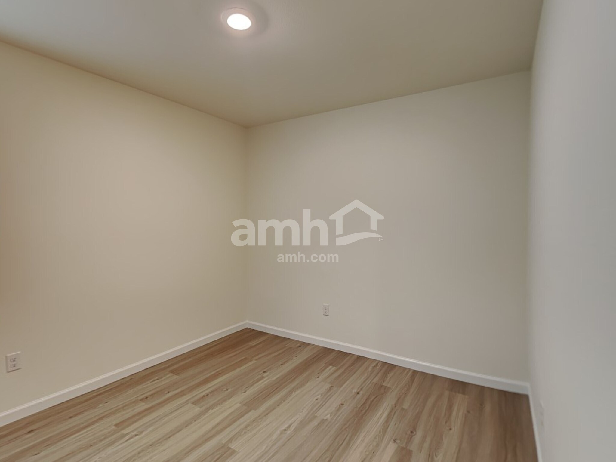 Building Photo - 1307 W 15th Ave