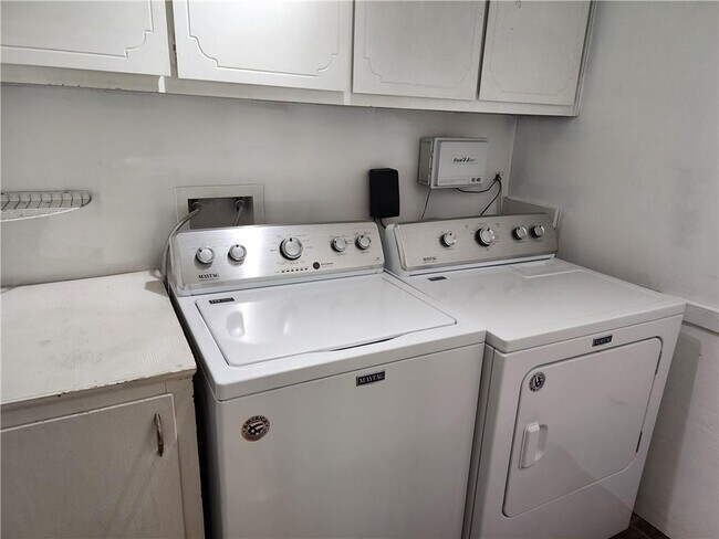 Building Photo - 3572 High Green Dr