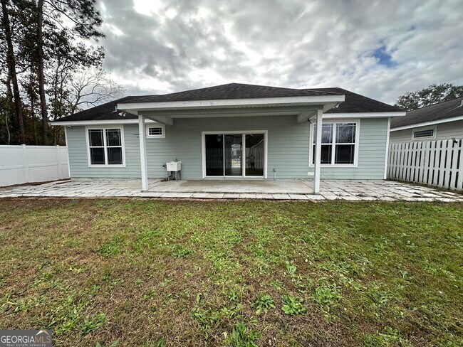 Building Photo - 101 Waters Edge Dr