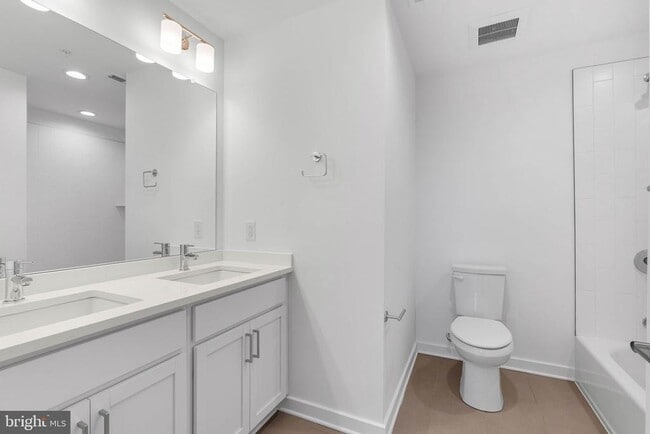 Building Photo - 3000 Schirra Ln