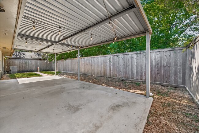 Building Photo - 1407 Somercotes Ln