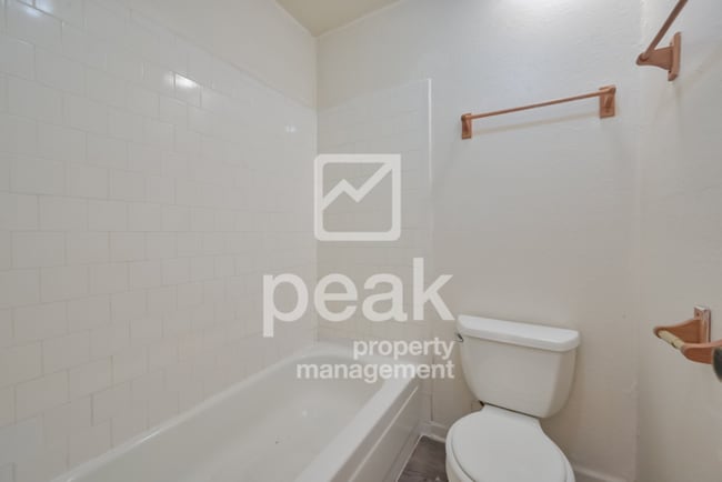 Building Photo - $1,625! 2Bed/2Bath duplex in Arlington! Pr...