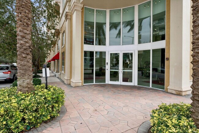 Building Photo - 410 Evernia St