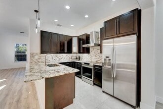 Building Photo - 406 NW 25th Ave