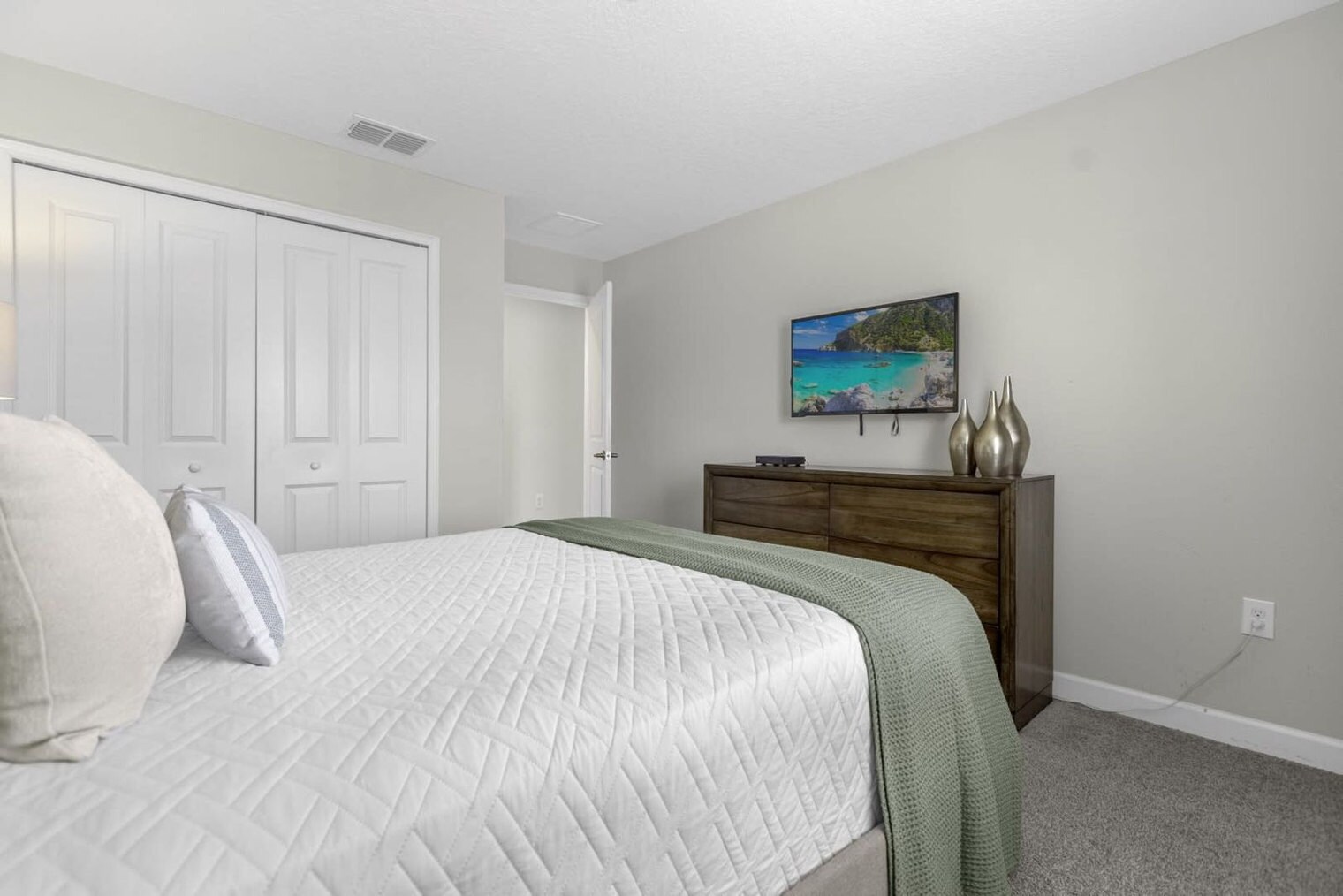 Building Photo - 9079 Dogleg Dr