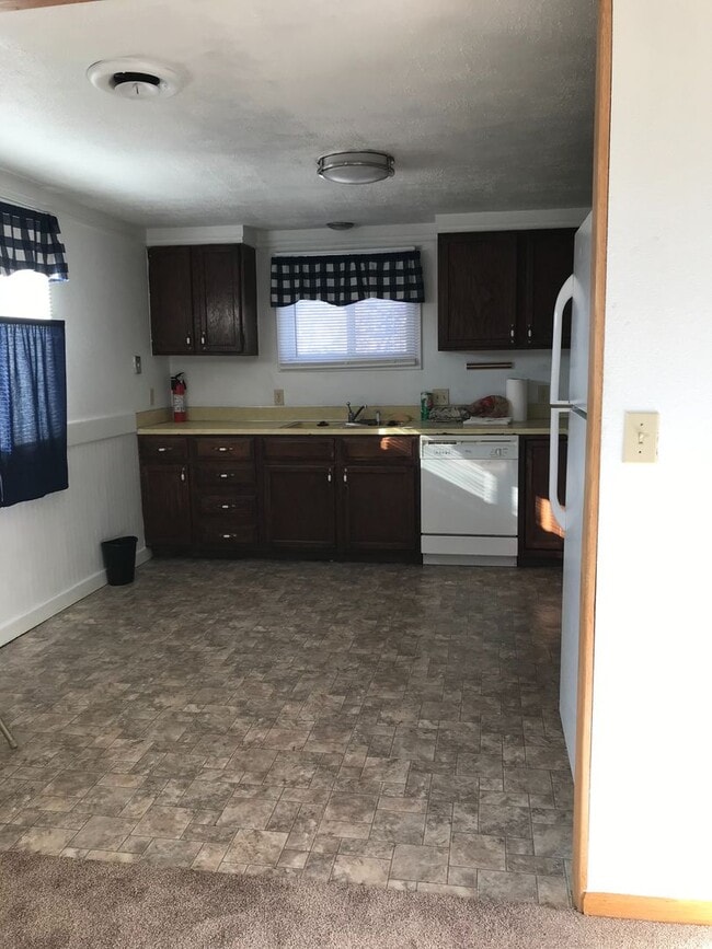 Building Photo - 2007 Lake Elmo Dr