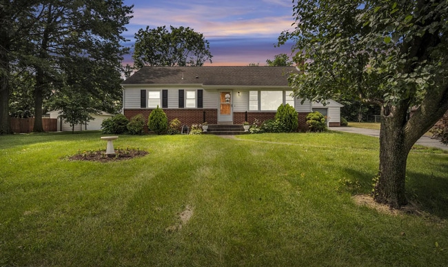 Building Photo - Updated 3-bedroom, 1-bath ranch home locat...