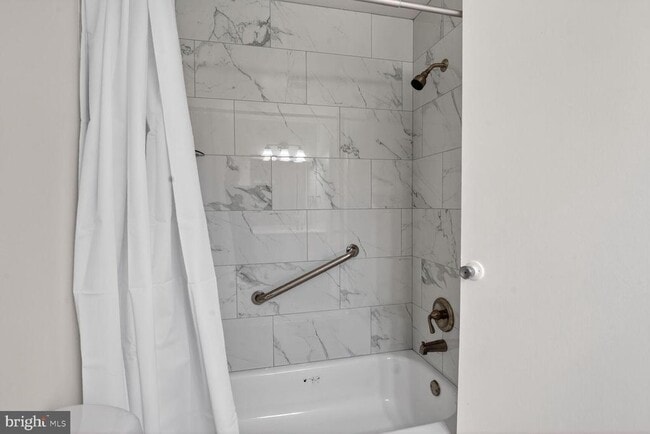 Building Photo - 105 Fitz Ct